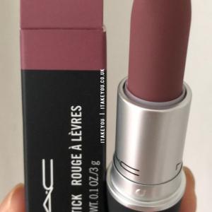 MAC Powder Kiss Lipstick (Shade: Kinda Soar-Ta)