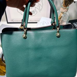 Aishang Zhiduo Embraced Tote Bag