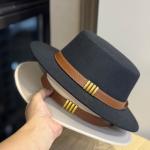 FRENCH STYLE WOOLEN HAT WITH BROWN BELT