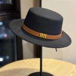 FRENCH STYLE WOOLEN HAT WITH BROWN BELT