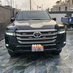 2025款丰田兰德酷路泽300系列 GXR – 高级SUV