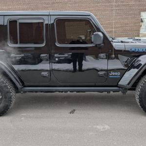 2023 吉普牧马人 4xe Rubicon – 插电式混合动力探险 SUV